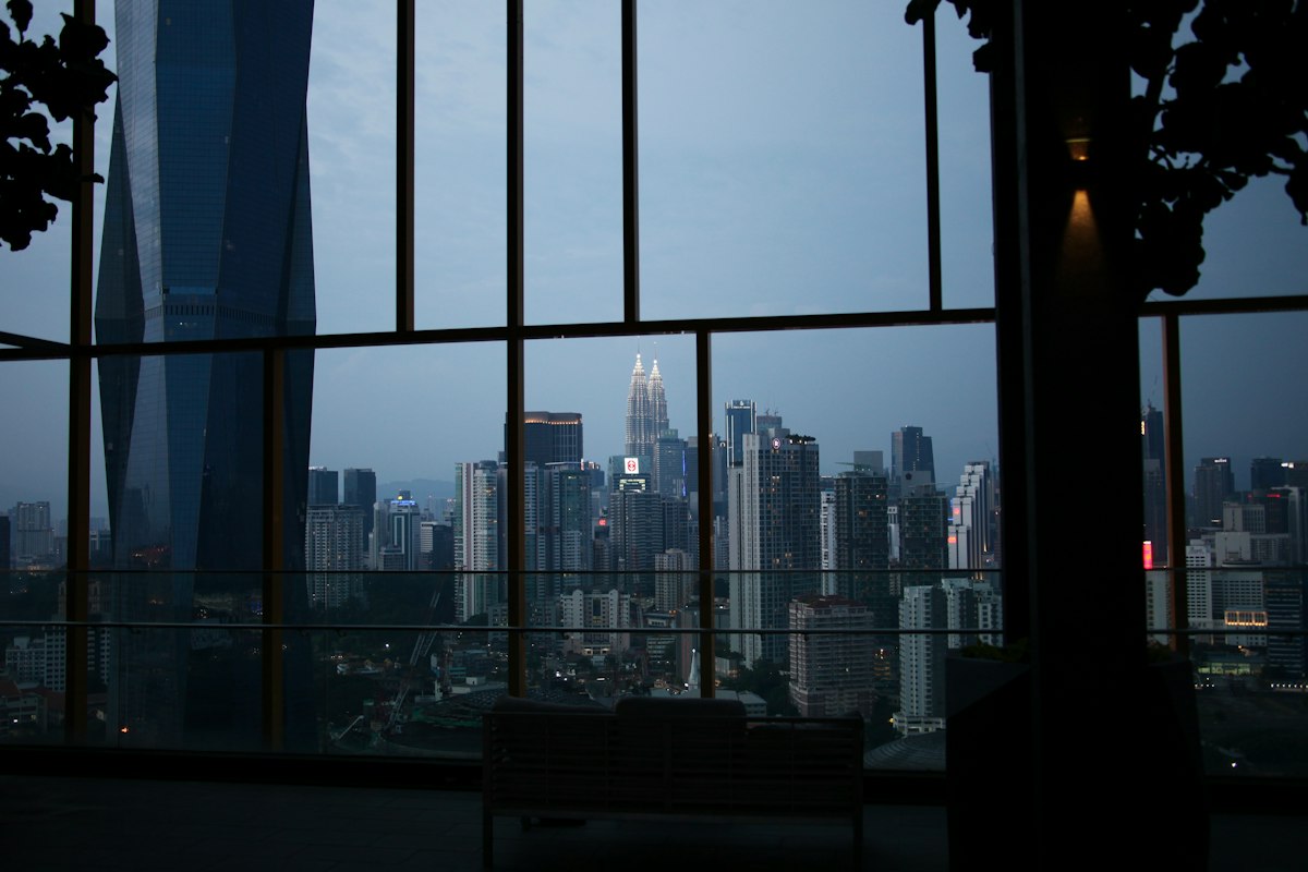Smart Strategies for Buying Apartments for Sale: Pricing, Building Health, and Selection